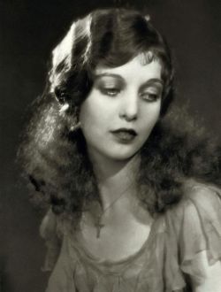 jourgasm:  retrogasm:  Loretta Young  