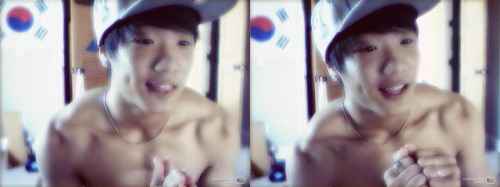 afobnamedmarielle:  shammylee:  Ahhh it just gets even hotter and hotter. Buy me ice cream! Please? [;  You have like, the most hottest body. LMFAO, I’ve seen some of your pictures on my dashboard LOLOLOL.  OMG!! 