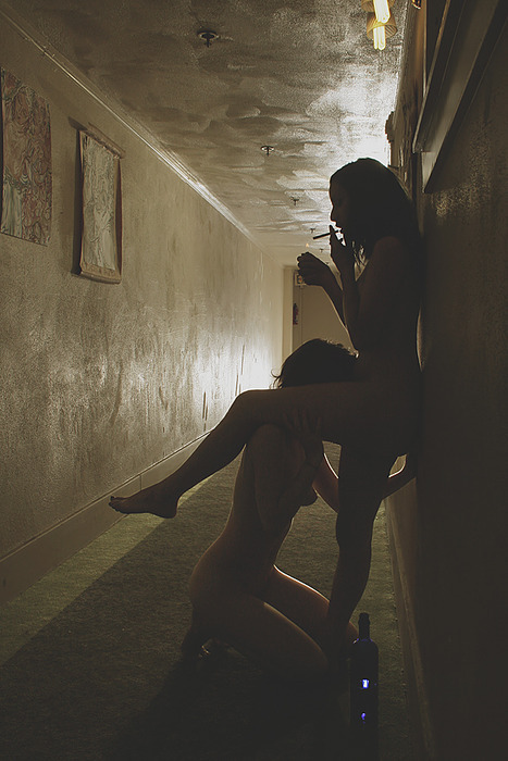 (via abellecurve, flowersinyourhairr) Not a bad way to spend an evening. - The Girl