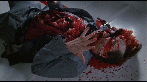 yerboirichkyy:  falalalatima:  Yeah I’m not eating anymore today.  (via bloodymovies) Shit fake lol