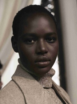 Ajak backstage Chloe Fall 2010