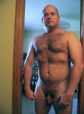 bearandchaser: (via nightnewspecial, nightnewspecial, dilfsfordays) Good posture(via bearandchaser) 