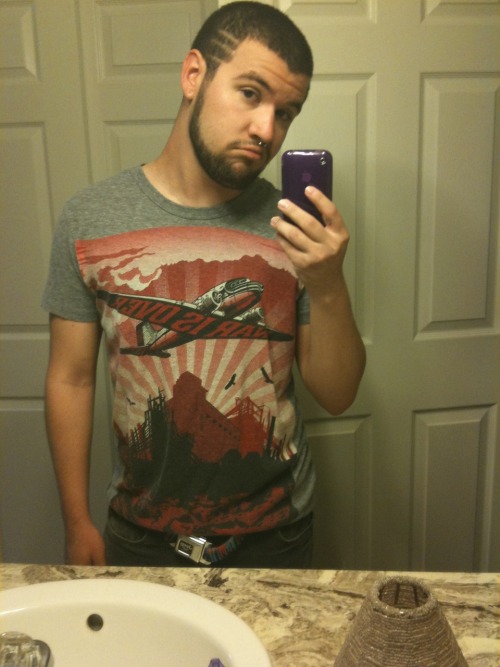 captainstevexxx:  Dear exboyfriend, this shirt looks way better on me than it ever did on you, deal with it  —–  Seriously, you’re fucking UNF.