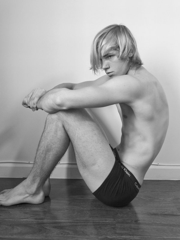 (via boysaretoohot, teargarden)