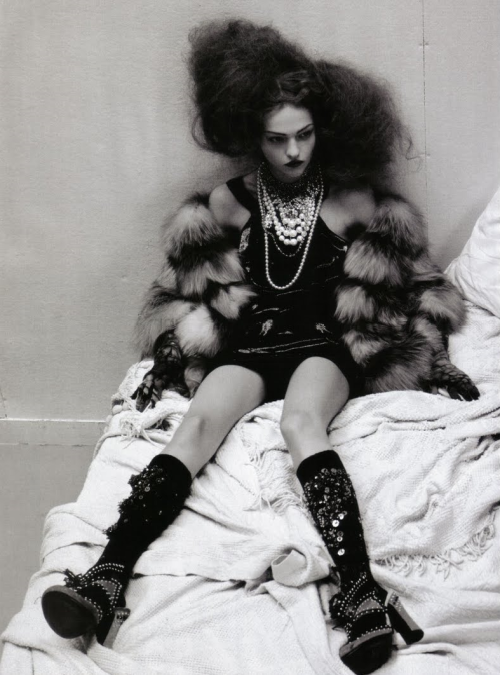 shanteleelace:  throwingdartsinloverseyes:  satinandtat:  eleanor-rigbyy:  Sasha photographed by Craig McDean for Vogue Italia, October 2009 Versace dress, Simonetta Ravizza fur coat, Miu Miu socks, Prada shoes    