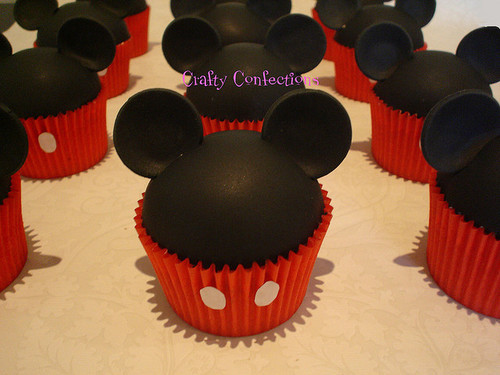 Mickey Mouse Cupcake Army | Flickr – Compartilhamento de fotos! on we heart it / visual bookma