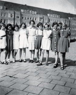 theindiehippie:christinecarreira:laurencephilomene:longlongtimeago:     anne frank (second to left) and friends  I remember reading a book a friend of anne frank’s who survived wrote, a few years ago, and it had this photo in it and I would just look