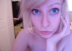 sobs:  dis is me and i am not naked LOL  pretttttttttttttttttttty