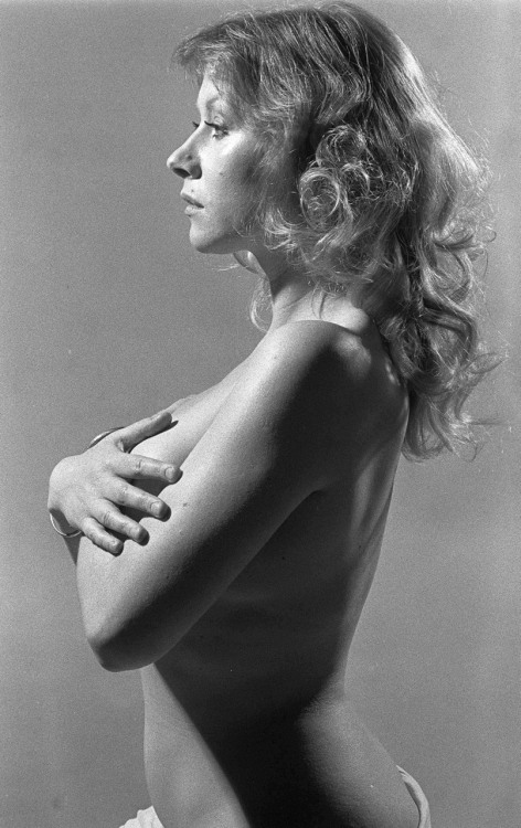 david5112: vintagecharmingbeauties:ilovepinups:Happy belated birthday Helen Mirren!