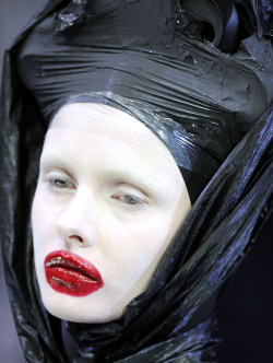 Kamilia Filipcikova at Alexander McQueen Fall 2009