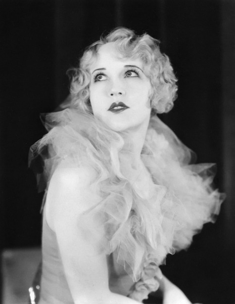 dubhlina:  luzfosca:  queenofcansandjars:  classichollywood:  latinamericana:  mothgirlwings: