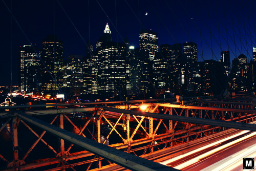 fuckyeahstreetlights:  Shot from the Brooklyn Bridge (without a tripod but a small steady surface). Moeysphotography.com Moeysphotography’s Tumblr 