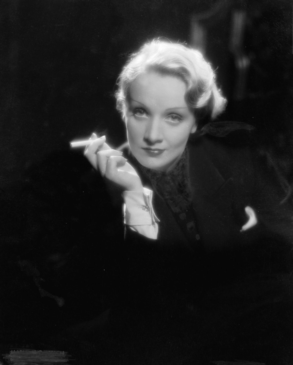 vintagelesbian:  inkstainedqueer:  smokingissexy:  Marlene Dietrich  She looks like