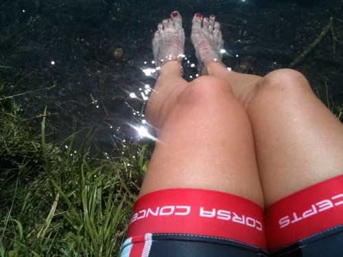 yeah-heidi-swift: heidiswift:  Me and my 26 inch wheels peeled off the roadie training ride for some