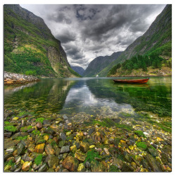 picture-perfect-world:  grey-sky-morning:   Aurlandsfjorden - Vertorama, Norway (by Mariusz Petelicki)   