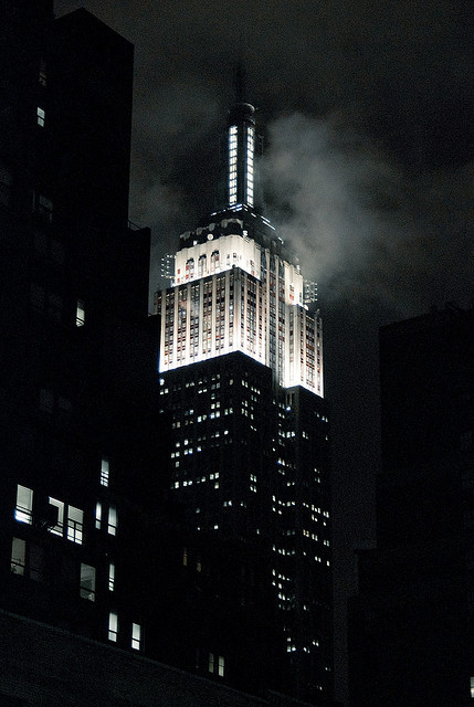 fuckyeahstreetlights:  by Sam O’Hare 