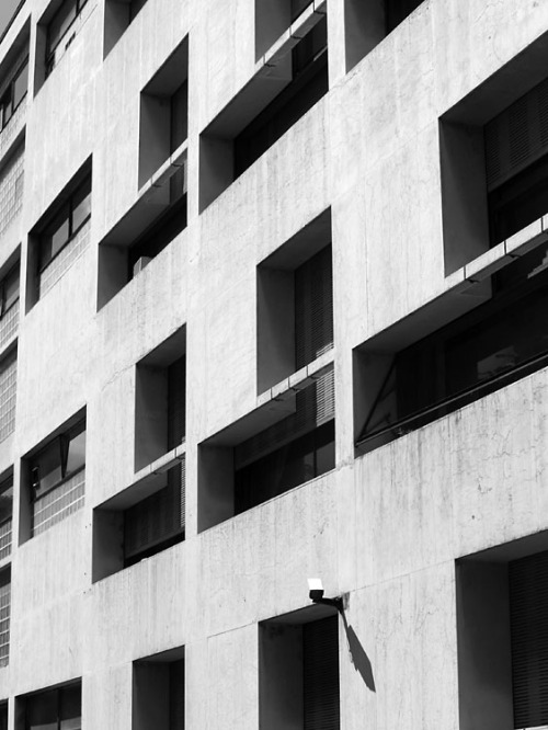 fuckyeahbrutalism: attention-please: Casa del Fascio, Como, Italy, 1936 (Giuseppe Terragni) (via oie