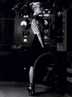 dubhlina:  klayr:  Giddy heights of control before total black-out. (via bitchcouture)  