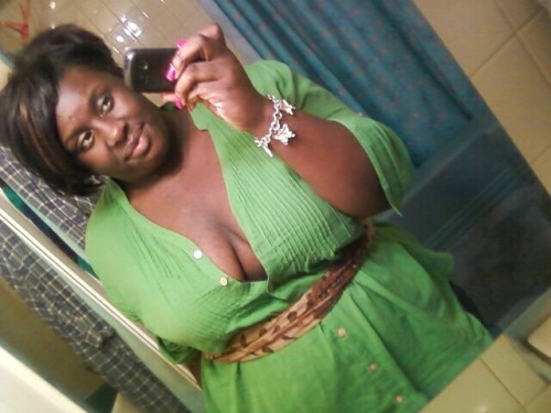 excuse my cleavage :x Todays.. well Yesterdays look: Green tunic w/ my Fave scarf as a waist belt, j