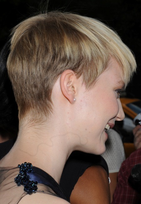 This is more like it. Here’s a side view of actress Mia Wasikowska from Alice in Wonderland’s somewhat new, edgy and youthful crop. In case you’re not familiar with her, Mia used to have incredibly long hair.