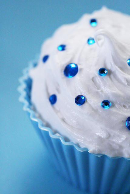tarastrawberry:  (via smileatpretty-ness, thingssheloves)   Awww! Niebieskie!