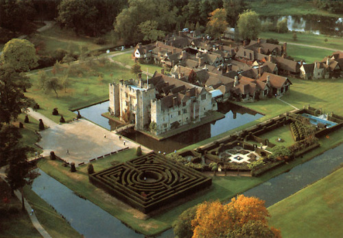 exsouvenir: earlyfrost: The childhood home of Anne Boleyn (via suicideblonde)