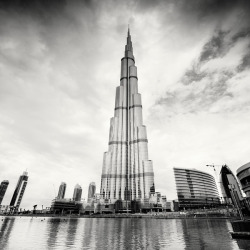 black-and-white:  Burj Khalifa 