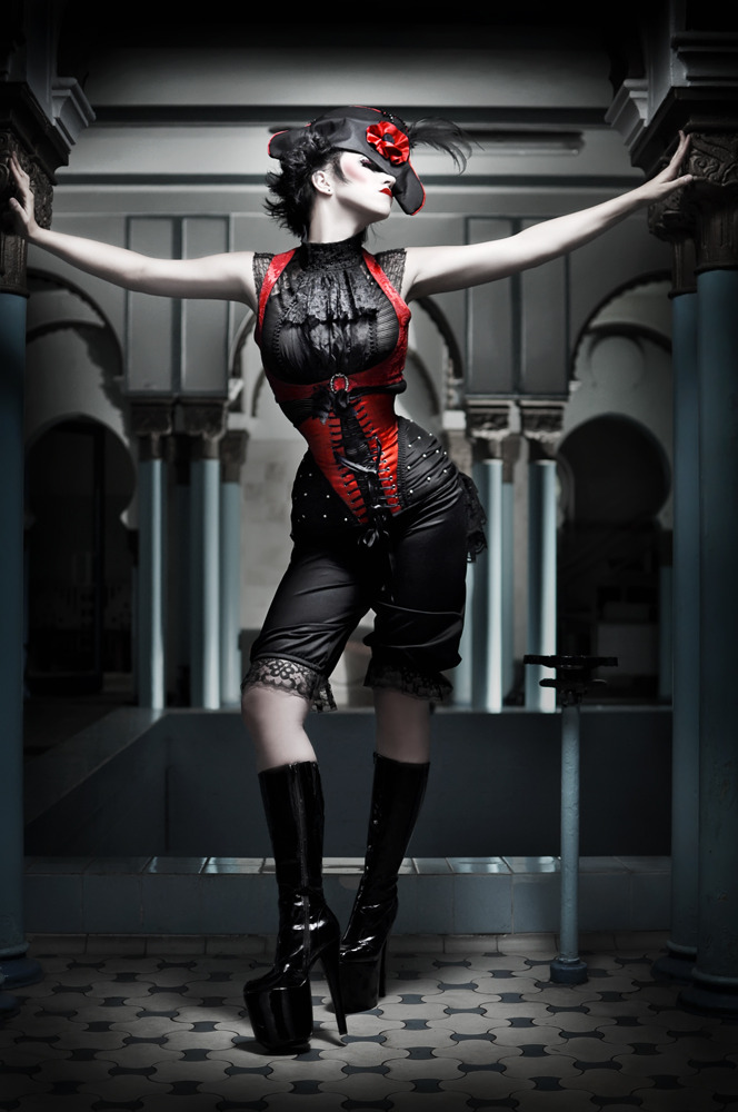 dreamingviolet:  pigtailsandcombatboots:  herz.los  by *silent-order  