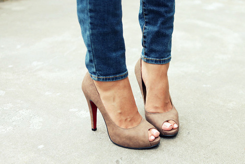 lovemyheels:  ifavthis:  (via sunkisstan, shoutforfashion)   (via starryeyedfashionjunkie)