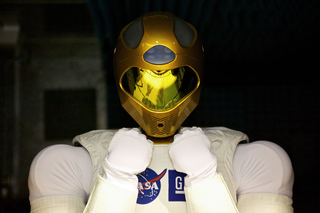 Wow. It’s the future staring back at us! :)
itsfullofstars:
“  Space humanoid
Robonaut2 is designed as an assistant to astronauts on the International Space Station. It will be sent to ISS in Discovery’s STS-133 mission, set for November this...