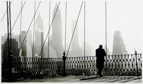 milk:  queenofcansandjars:  garotanohall:  Paul  Himmel - Brooklyn Bridge   