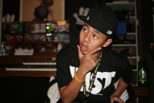 tommyisfckinbomb:  fuckyeahyourecute:  http://tommyisfckinbomb.tumblr.com/ Follow?  Yeahh!! i’m on it!  <333 hahaha