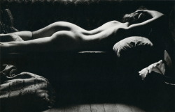   Eva Rubinstein Nude with cushions New York, 1972  