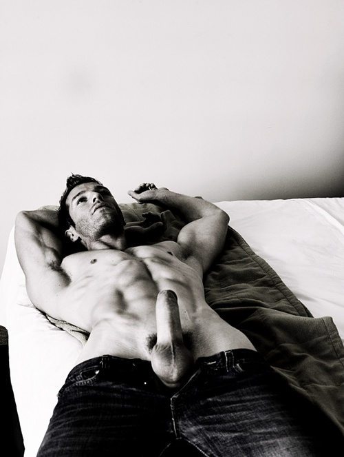 jaredjared:  cocktaste:   laid back + hard-on  (via guysabstinence) 