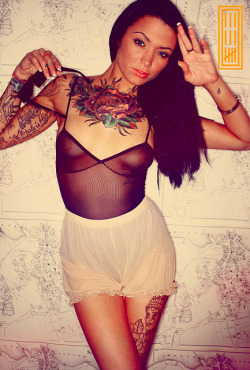 (via girls-w-tattoos, inkongirls)