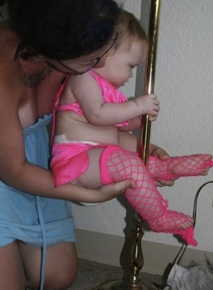 kailazager:  stinkyvaginarepellent:  (via blameaspartame)   OMG! WHAT THE HEOOOOOO' 