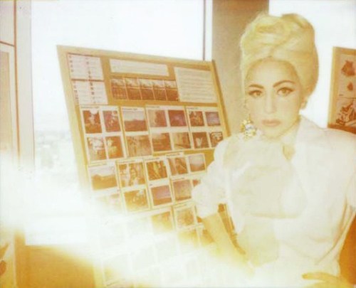 (via fuckyeahladygaga)
