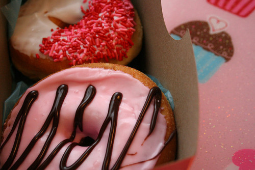 kittenknickersss:maisondelaboulangerie:DonutsI can’t help but reblog donuts even though I rarely eat