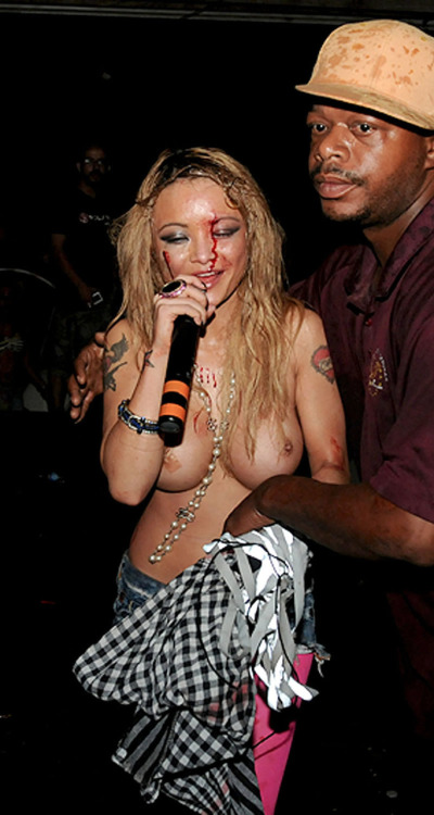 XXX dungabunga:  tila tequilla bloody n topless! photo