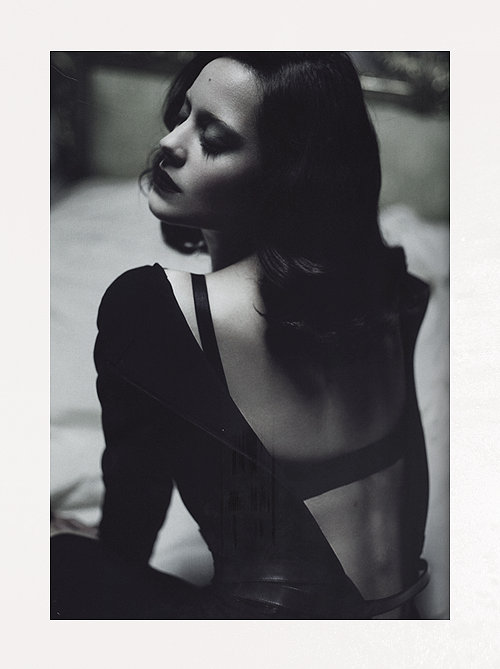 aristocratic-elegance:  hellyeahmarioncotillard:  (via contrasts)  