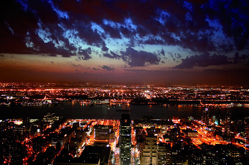 jaysonjangles: fuckyeahstreetlights:  New York Skyline At Sunset. A true sight to behold.