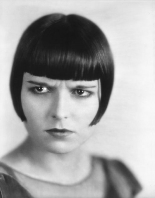 (via fuckyeahlouisebrooks)Louise BrooksC. 1920s