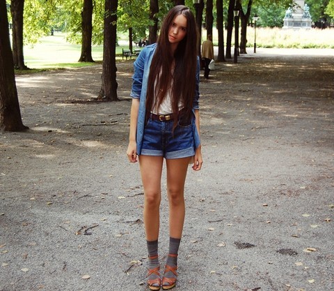 classics:  petapeta:  etoystk:  lookbookdotnu:  ALL CATS ARE GREY IN THE DARK