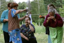 Zas! Baidefeis presenta… Abuelas rusas