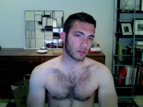 thatryguy: this guy is unbelievably hot!