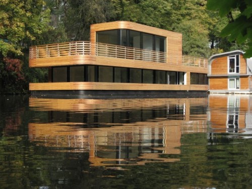 handa: CONTEMPORIST - Houseboat on the Eilbekkanal by Rost Niderehe Architects