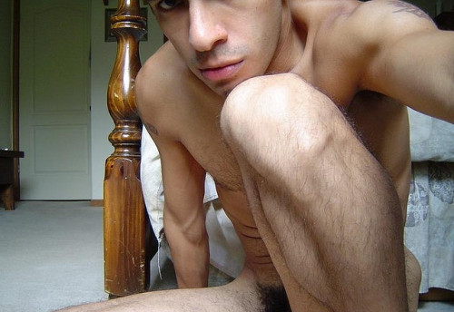 sugaronastick: thomthehero: derekisme: nicely done self pic what isn&rsquo;t shown makes w