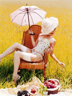 ellenvonunwerth:  (via raincoatandaxe)  (via