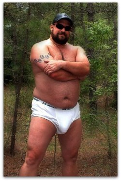 tngrizz:  mychubs:  randombearstuff:  sxhoundtx:  hotbluecollars:  bendover1:  Trucker bear taking a nap at the rest area gets out of his truck walks to the edge of woods so I can see him we got back in his truck  (via britishbeef)   