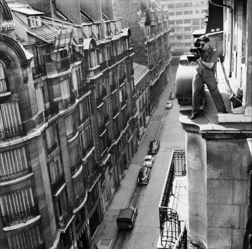 alkemilk:  nevver: Waiting for Godard,  H​a​l​f​ ​N​a​k​e​d​